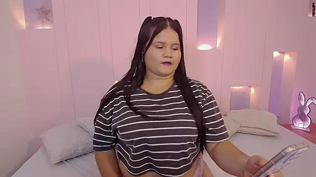 SaraVixen8 online show from November 2025 09:15:01 PM