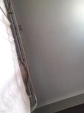 Qeenbrie online show from November 2025 10:18:01 AM