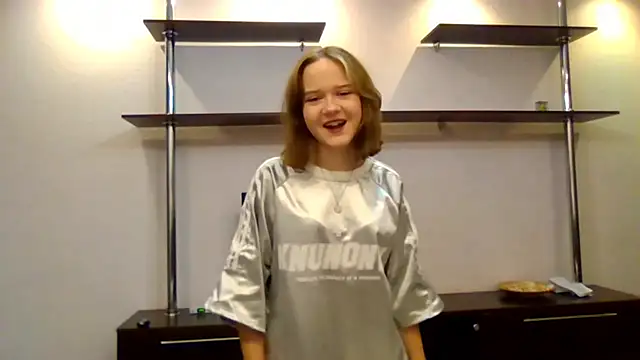 AlissaGerardo online show from November 2025 01:25:02 PM