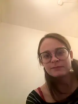 Snapshot of YoungNoraa chatting on November 2025 04:43:02 PM YoungNoraa online show from November 2025 04:43:02 PM