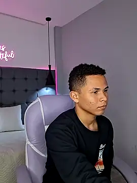 Liams18 online show from November 2025 12:48:02 AM