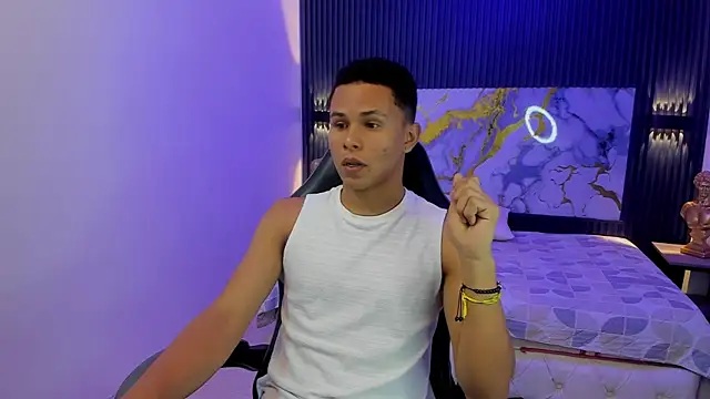 Liams18 online show from April 2026 02:40:01 AM