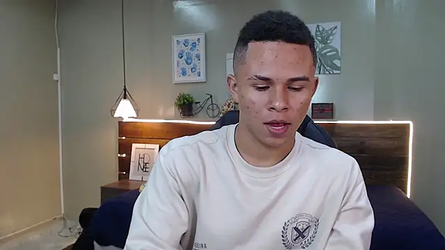 Liams18 online show from November 2025 12:50:02 PM