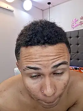 Liams18 online show from November 2025 11:09:01 PM