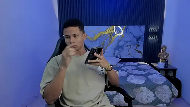 Liams18 online show from April 2026 02:46:02 AM