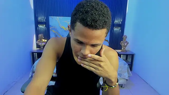 Liams18 online show from April 2026 01:23:02 AM