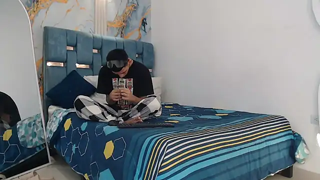 Snapshot of IMPERIO_ROMANO chatting on December 2025 07:37:02 PM IMPERIO ROMANO online show from December 2025 07:37:02 PM