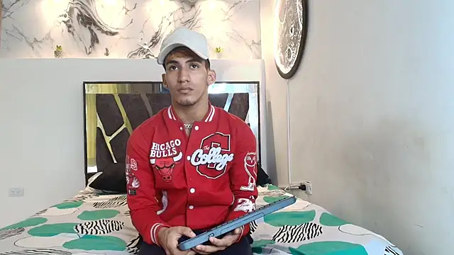 Snapshot of IMPERIO_ROMANO chatting on December 2025 07:15:01 PM IMPERIO ROMANO online show from December 2025 07:15:01 PM