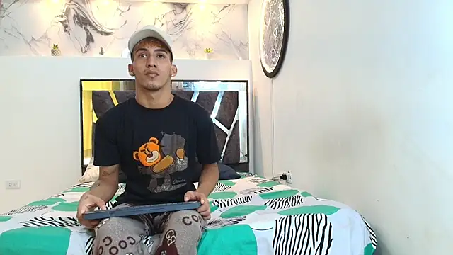 Snapshot of IMPERIO_ROMANO chatting on November 2025 07:14:02 PM IMPERIO ROMANO online show from November 2025 07:14:02 PM