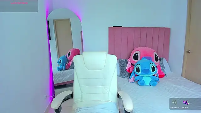 Janettcruz online show from March 2026 06:18:02 PM