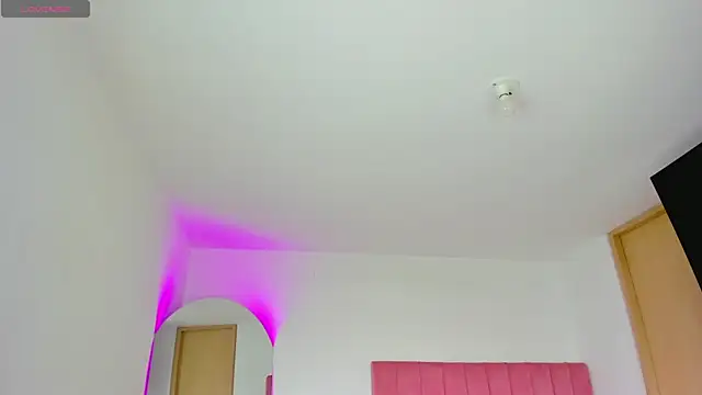 Janettcruz online show from April 2026 09:10:02 PM