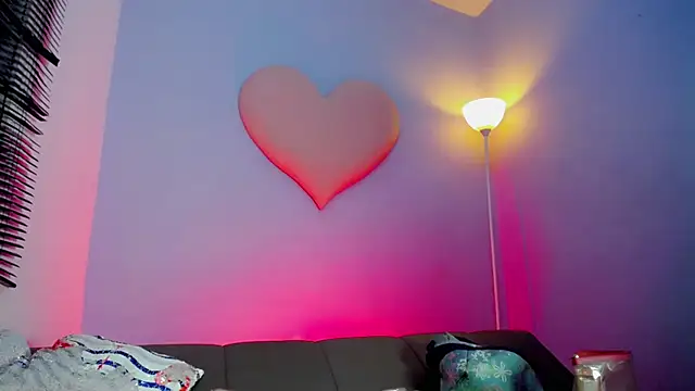 Dulcineaa  online show from November 2025 03:50:02 AM