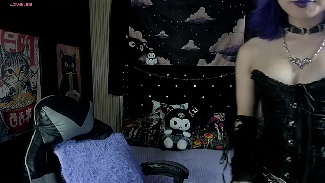 ravencollen online show from April 2026 08:04:01 PM