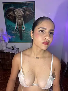Snapshot of alisaa_jhons1 chatting on July 2026 01:07:02 PM alisaa jhons1 online show from July 2026 01:07:02 PM