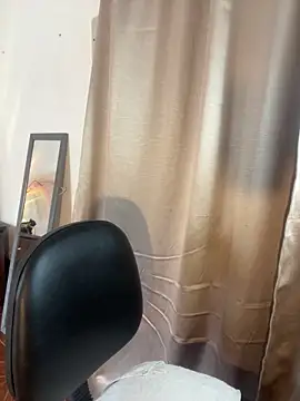 alisaa jhons1 online show from April 2026 03:35:01 PM