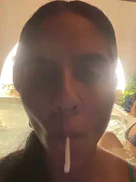 alisaa jhons1 online show from April 2026 12:00:01 AM