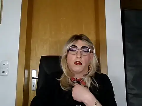 Snapshot of AgnesCross39 chatting on December 2025 05:44:01 AM AgnesCross39 online show from December 2025 05:44:01 AM