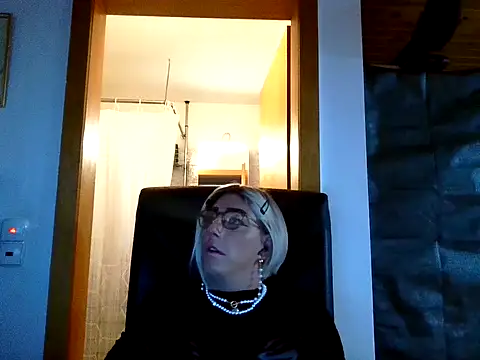 Snapshot of AgnesCross39 chatting on November 2025 08:07:01 AM AgnesCross39 online show from November 2025 08:07:01 AM