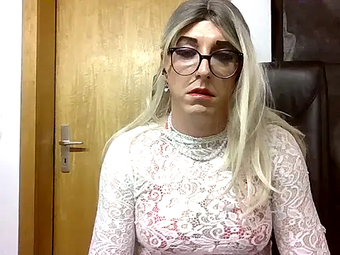 Snapshot of AgnesCross39 chatting on February 2026 05:41:02 AM AgnesCross39 online show from February 2026 05:41:02 AM