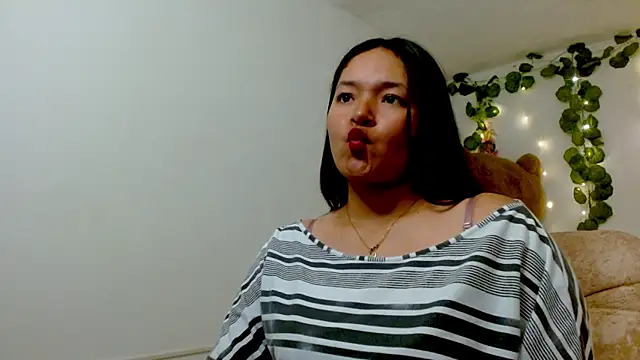 thalia16096 online show from November 2025 07:30:01 PM