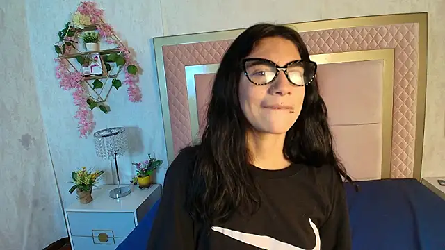 Madhison 5 online show from February 2026 12:34:02 PM