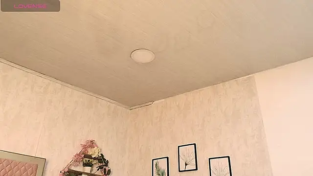 Madhison 5 online show from February 2026 12:07:01 PM