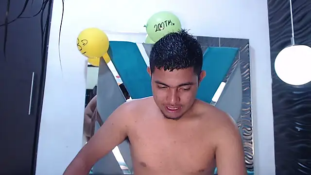 Naty And Maxx online show from December 2025 08:09:02 PM