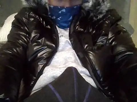 Snapshot of peluche374 chatting on April 2026 04:35:01 AM peluche374 online show from April 2026 04:35:01 AM