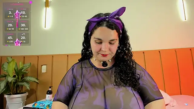 Reichel05  online show from November 2025 03:50:02 AM