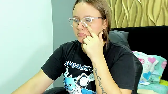 Snapshot of _sophia_sweet20 chatting on December 2025 11:32:02 PM sophia sweet20 online show from December 2025 11:32:02 PM