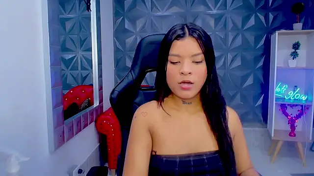 Snapshot of Scandarkmarie chatting on November 2025 03:57:02 PM Scandarkmarie online show from November 2025 03:57:02 PM