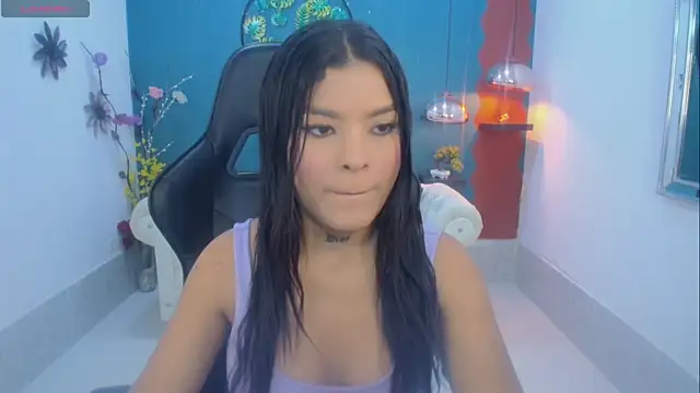 Snapshot of Scandarkmarie chatting on January 2026 11:22:01 PM Scandarkmarie online show from January 2026 11:22:01 PM