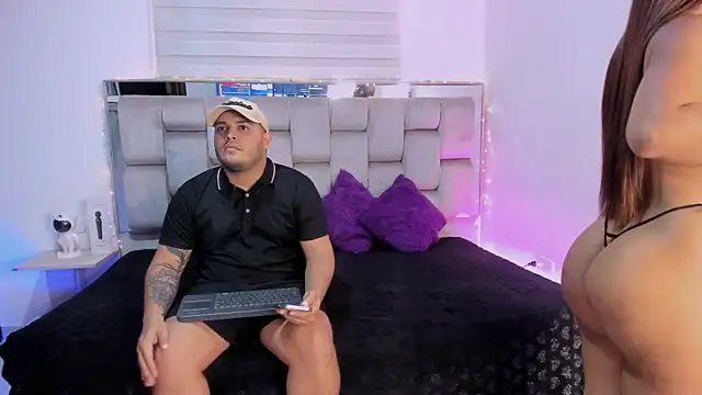 Snapshot of KimaandNate chatting on November 2025 02:26:01 AM KimaandNate online show from November 2025 02:26:01 AM