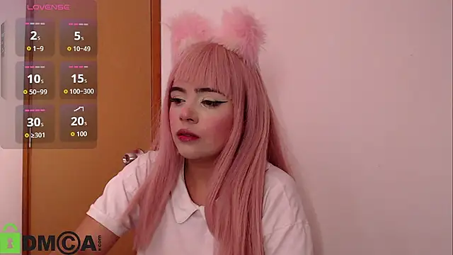 Snapshot of LESLY_EVANS01 chatting on November 2025 05:00:05 AM LESLY EVANS01 online show from November 2025 05:00:05 AM