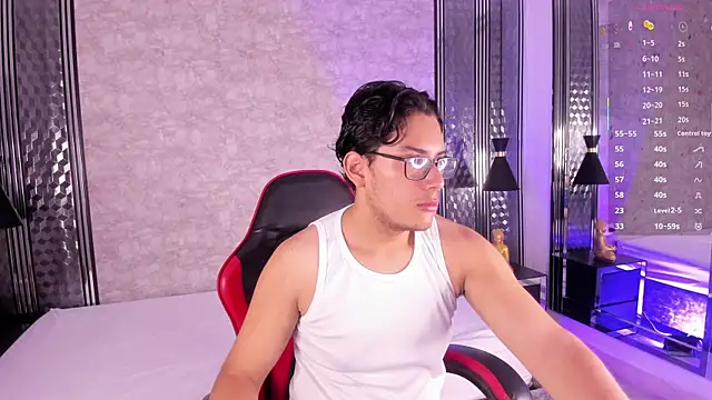 Snapshot of TheoHart_ chatting on November 2025 12:21:01 PM TheoHart online show from November 2025 12:21:01 PM