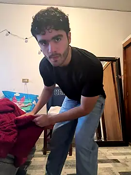 Snapshot of Leoncitooo987 chatting on November 2025 07:47:01 PM Leoncitooo987 online show from November 2025 07:47:01 PM