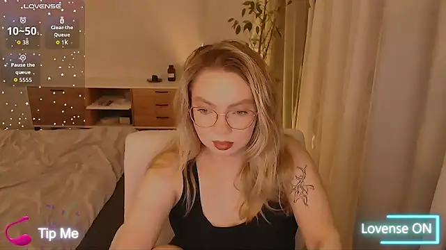 PolinaXXXXJones online show from February 2026 08:33:02 PM