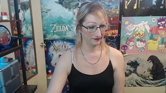 Savanah Banana  online show from November 2025 05:49:02 PM