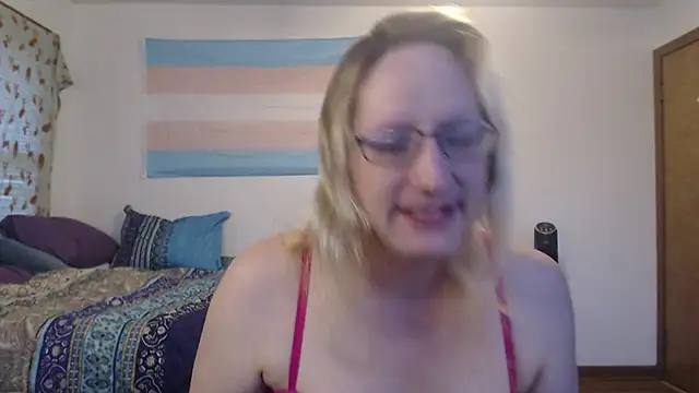 Savanah Banana  online show from May 2026 10:32:01 AM