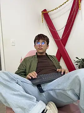 benjiDom online show from November 2025 12:21:02 PM