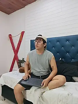 benjiDom online show from November 2025 12:11:02 PM