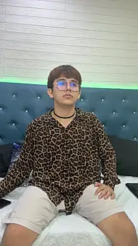 benjiDom online show from November 2025 07:18:02 PM