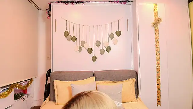 irisrossee  online show from January 2026 03:21:01 AM