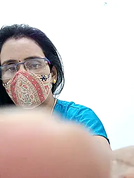 sanjana077 online show from April 2026 07:37:01 PM