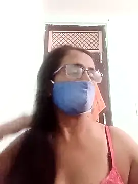 sanjana077 online show from December 2025 04:33:01 AM