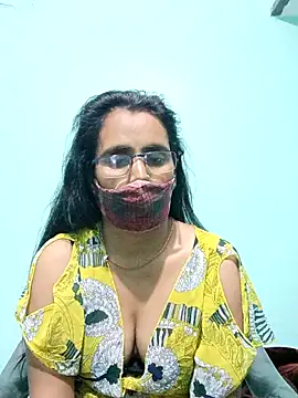 sanjana077 online show from February 2026 07:03:02 PM