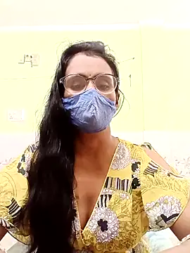 sanjana077 online show from November 2025 07:03:02 AM