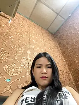 Snapshot of Beolulu chatting on November 2025 12:42:01 PM Beolulu online show from November 2025 12:42:01 PM