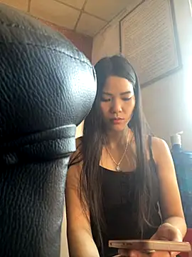 Beolulu online show from November 2025 04:38:02 AM