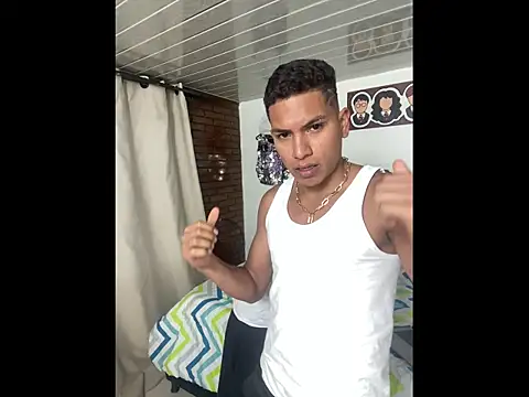 Snapshot of Mike_and_Rayan chatting on November 2025 02:37:01 AM Mike and Rayan online show from November 2025 02:37:01 AM